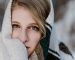 il ragazza con coperta - freddo non fa ammalare